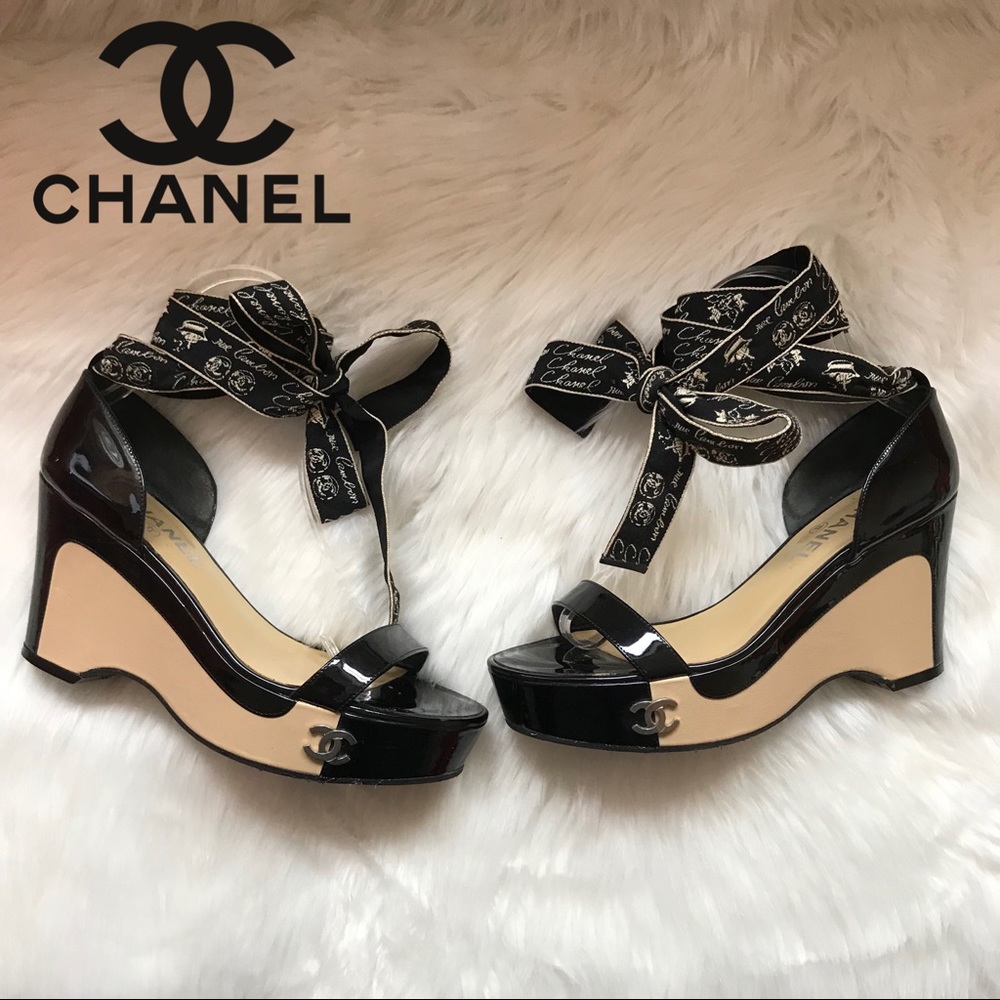 ⭕️SOLD⭕️ CHANEL Cannon CC Logo Lace-Up Sandals - Picture 1 of 8